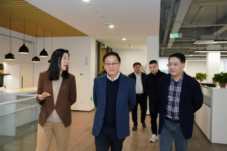 省住建廳原副廳長(zhǎng)、國(guó)際綠建聯(lián)盟執(zhí)行主席、江蘇省人民政府參事室特聘專家劉大威一行蒞臨城發(fā)設(shè)計(jì)考察指導(dǎo)